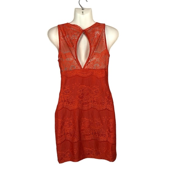 Zara Trafalgar women’s sleeveless v neck fitted mini dress side zip lacy floral - Picture 2 of 6